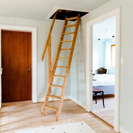 House From 1924 With Sea View In Front Yard