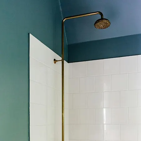 House From 1924 With Sea View In Front Yard 度假居