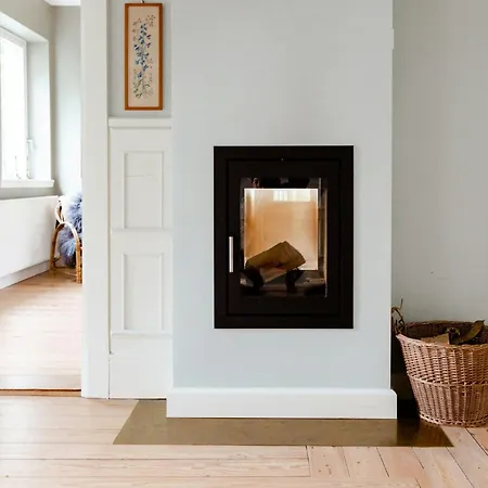 House From 1924 With Sea View In Front Yard Mommark