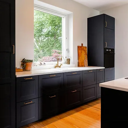 House From 1924 With Sea View In Front Yard 度假居 Mommark