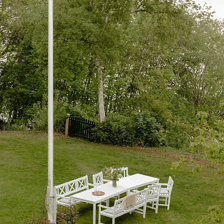 House From 1924 With Sea View In Front Yard Feriehus *
